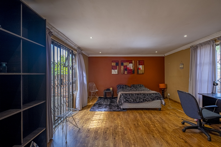9 Bedroom Property for Sale in Summerstrand Eastern Cape